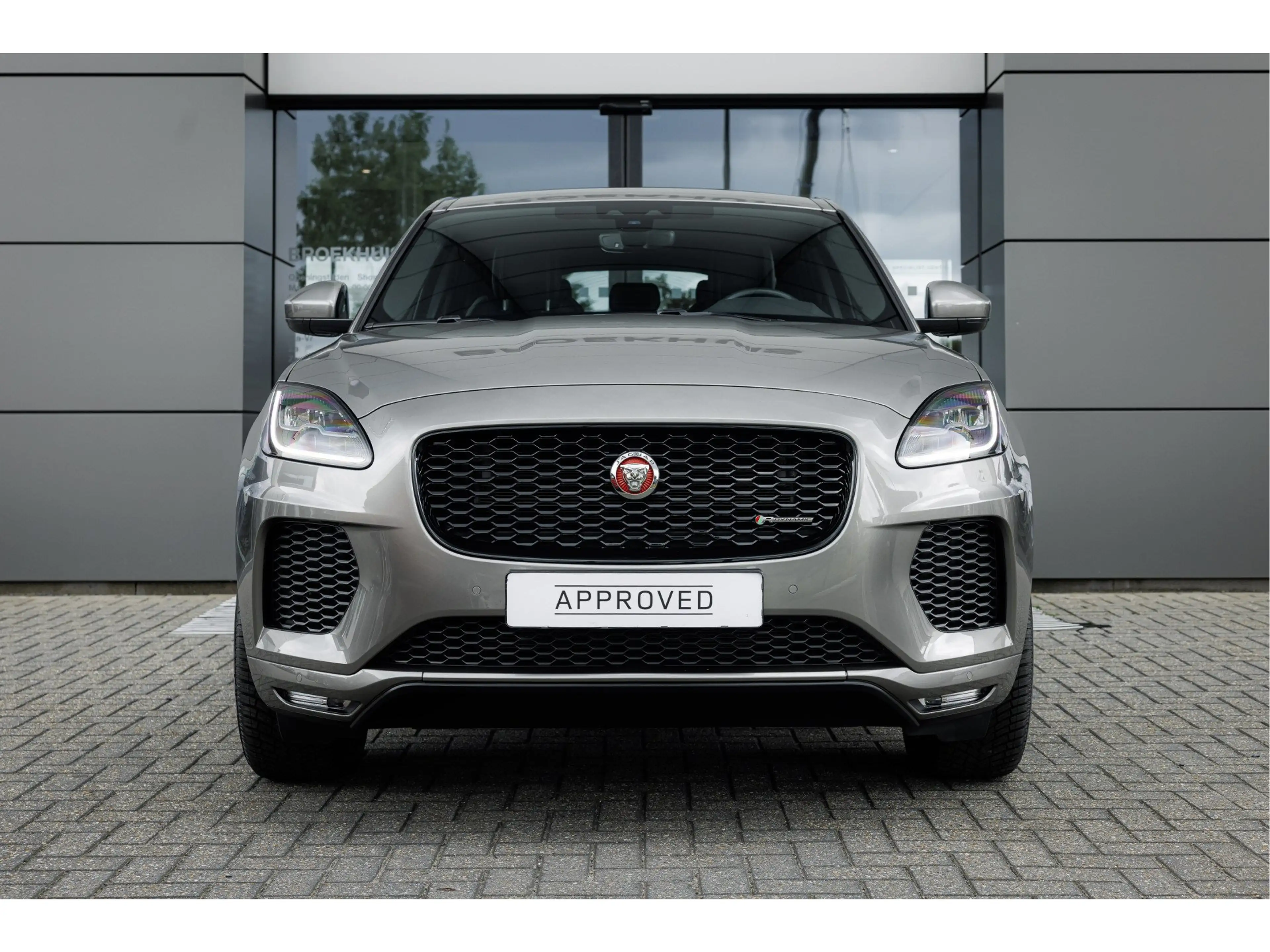 Jaguar E-Pace P250 AWD R-Dynamic S | Panoramadak | Elektr achter — photo 3