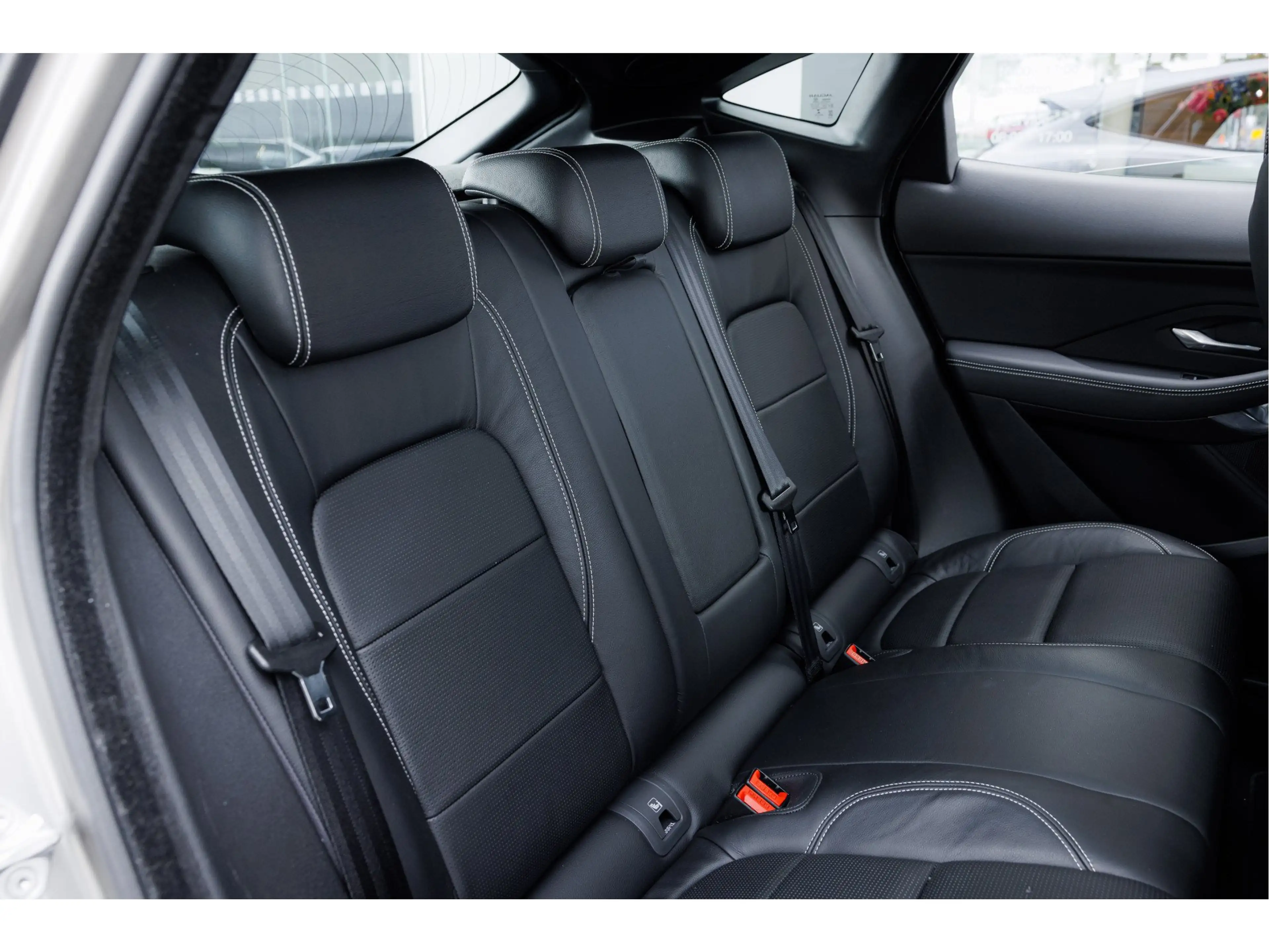 Jaguar E-Pace P250 AWD R-Dynamic S | Panoramadak | Elektr achter — photo 12