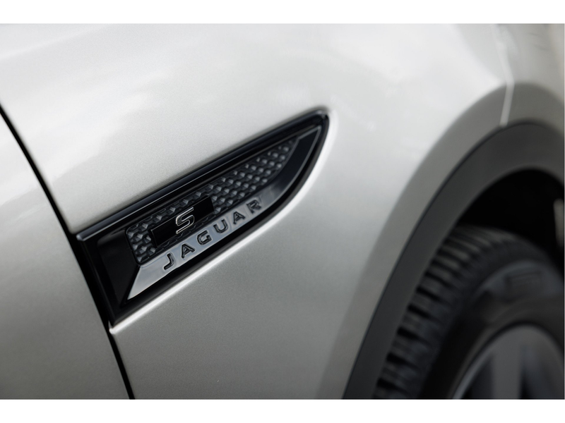 Jaguar E-Pace P250 AWD R-Dynamic S | Panoramadak | Elektr achter — photo 9