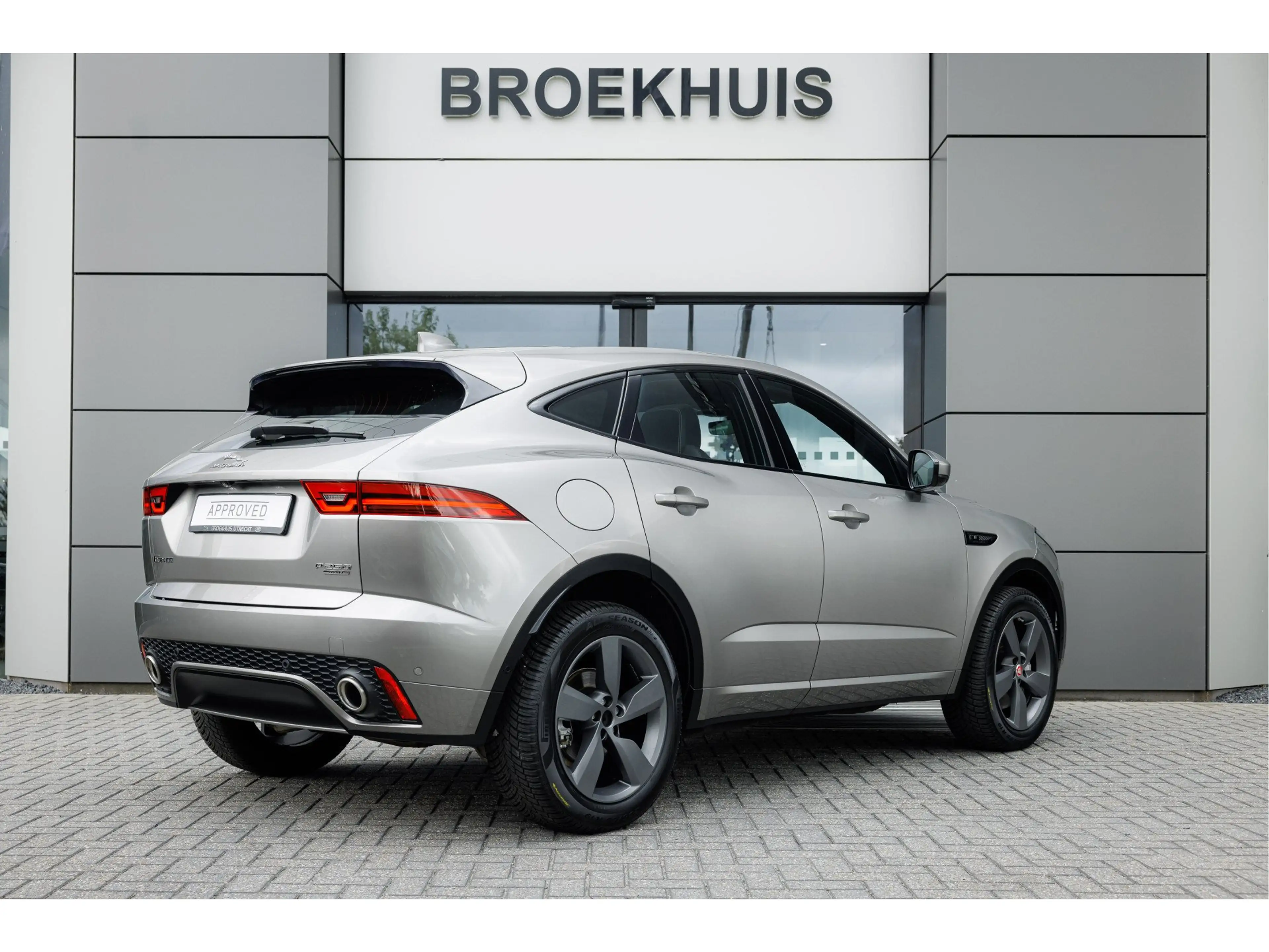 Jaguar E-Pace P250 AWD R-Dynamic S | Panoramadak | Elektr achter — photo 8