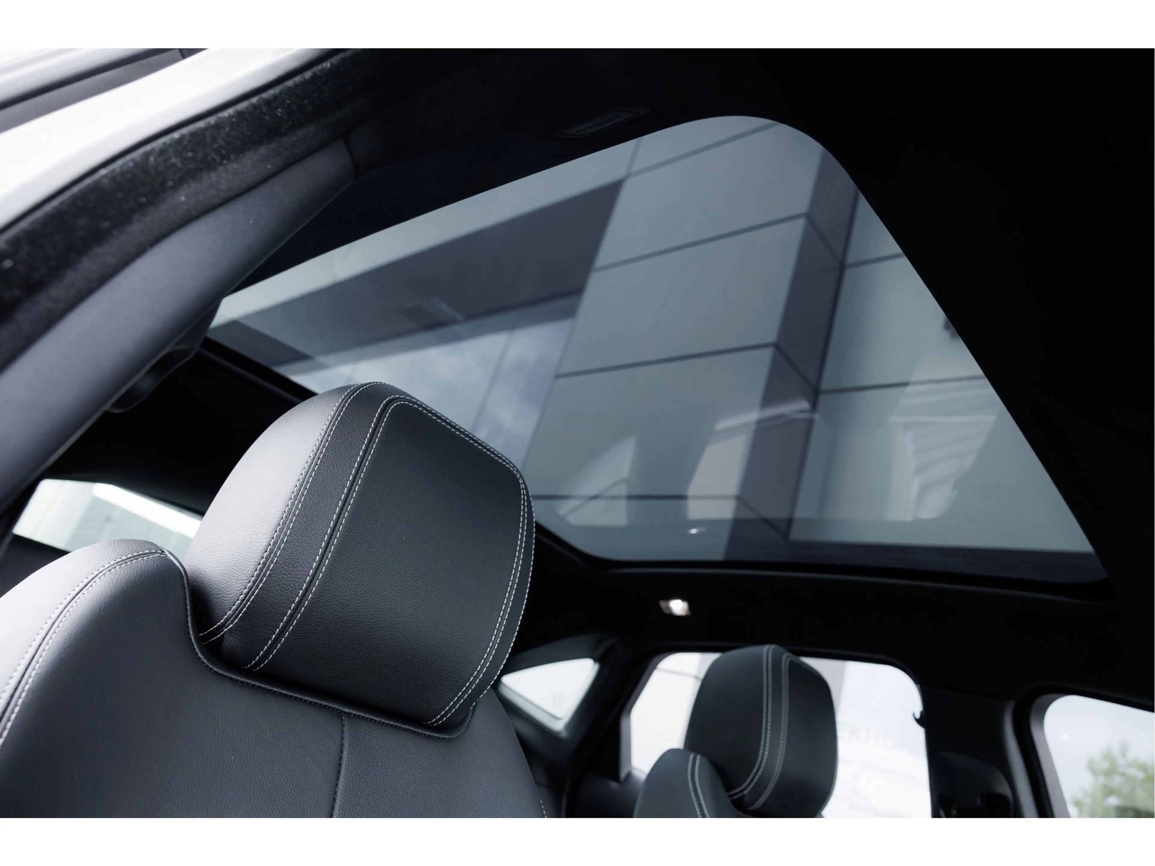 Jaguar E-Pace P250 AWD R-Dynamic S | Panoramadak | Elektr achter — photo 11