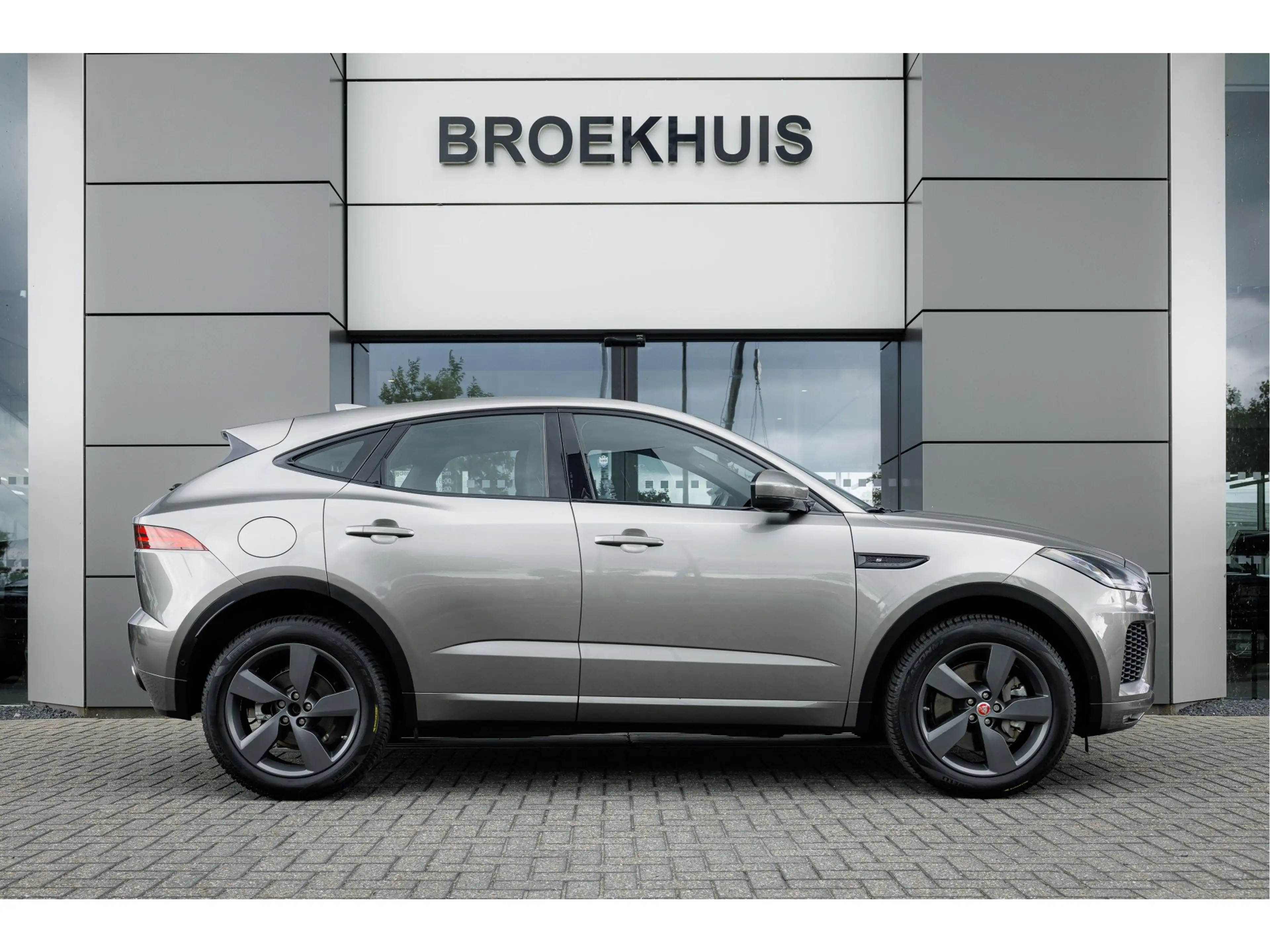 Jaguar E-Pace P250 AWD R-Dynamic S | Panoramadak | Elektr achter — photo 5