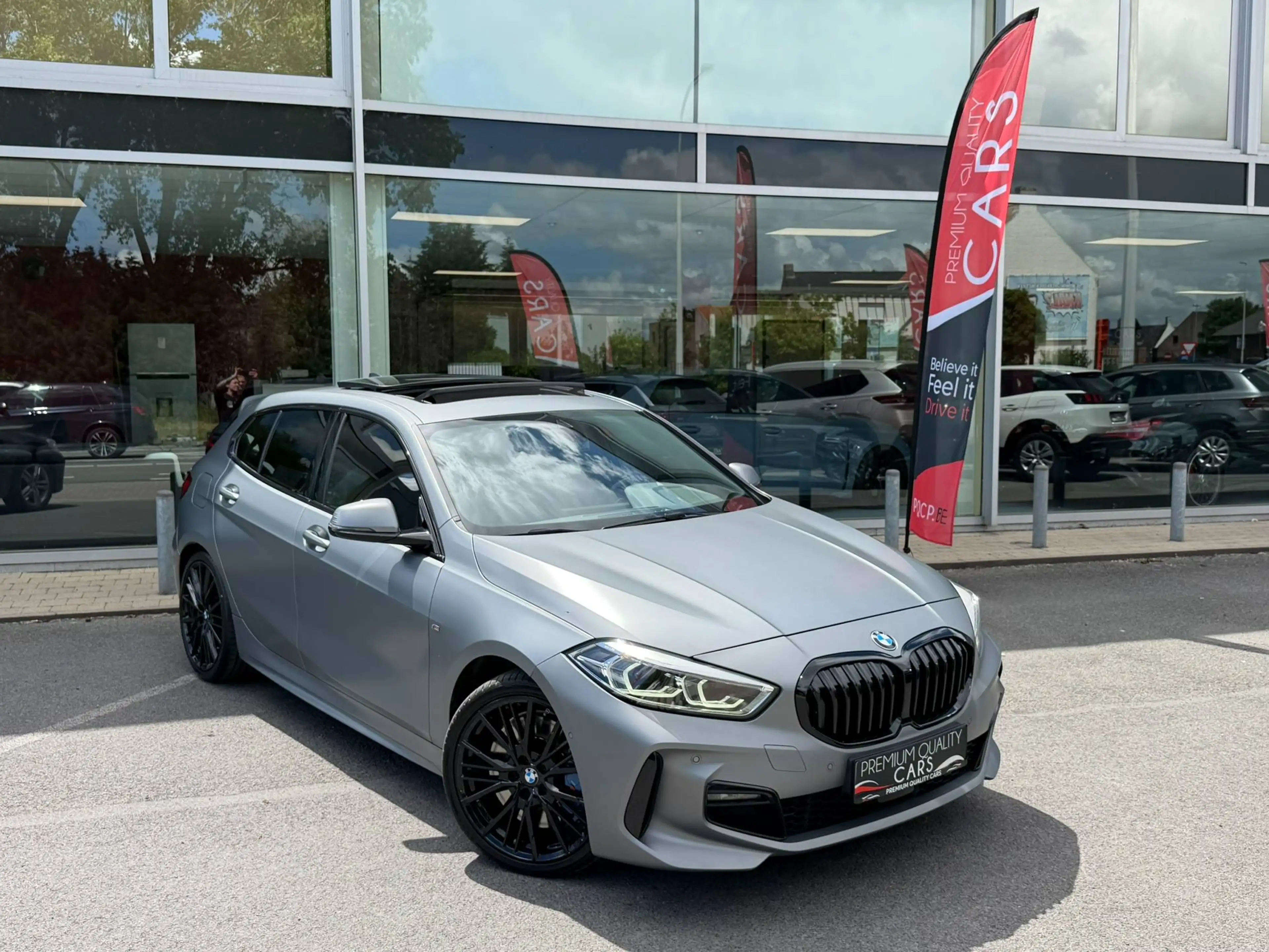 BMW 118 M PACK / MAT GRIJS / PANO / SFEERVERLICHTING / CARPLAY / ZETELVERWARMING / — photo 6