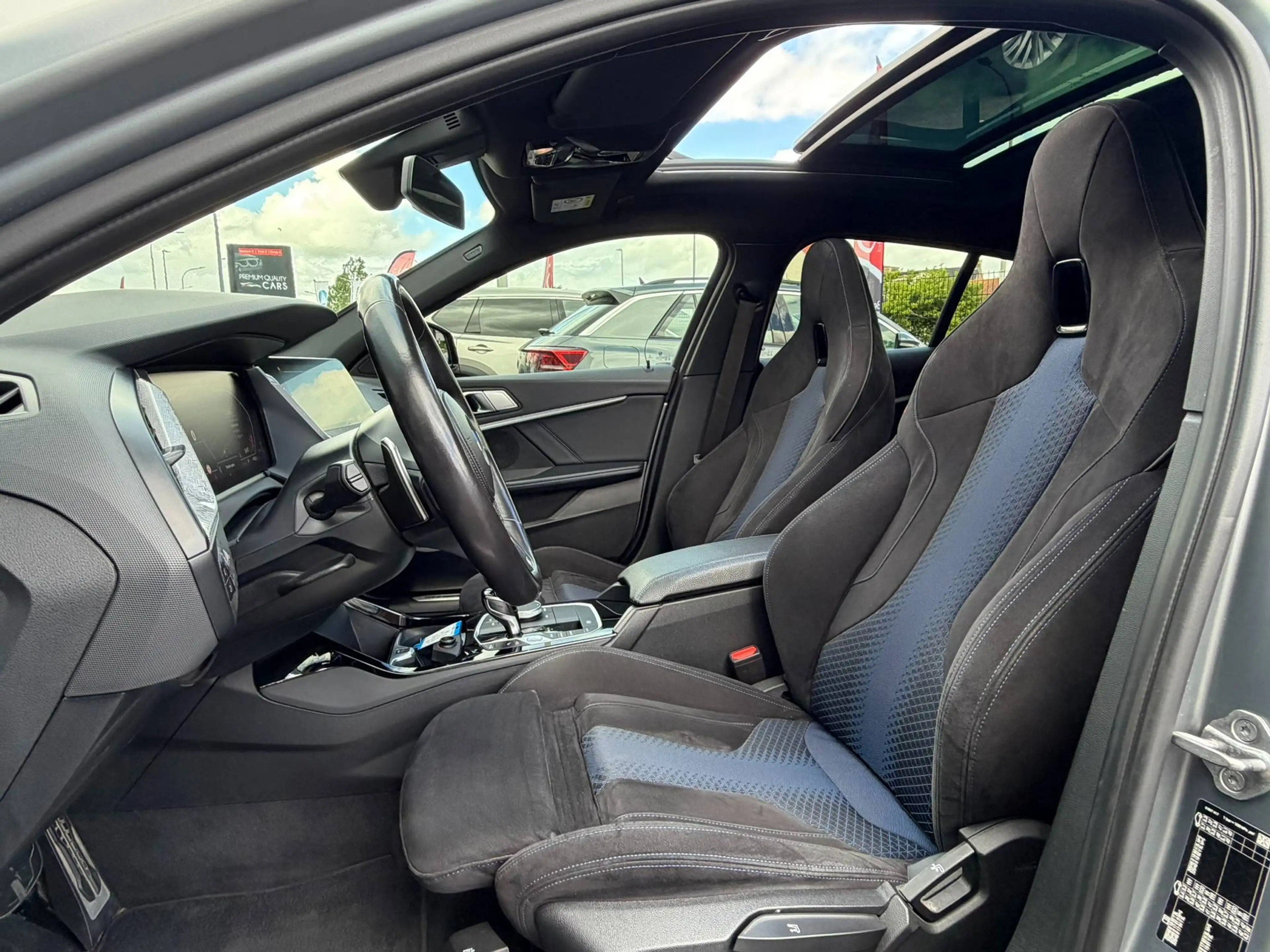 BMW 118 M PACK / MAT GRIJS / PANO / SFEERVERLICHTING / CARPLAY / ZETELVERWARMING / — photo 12