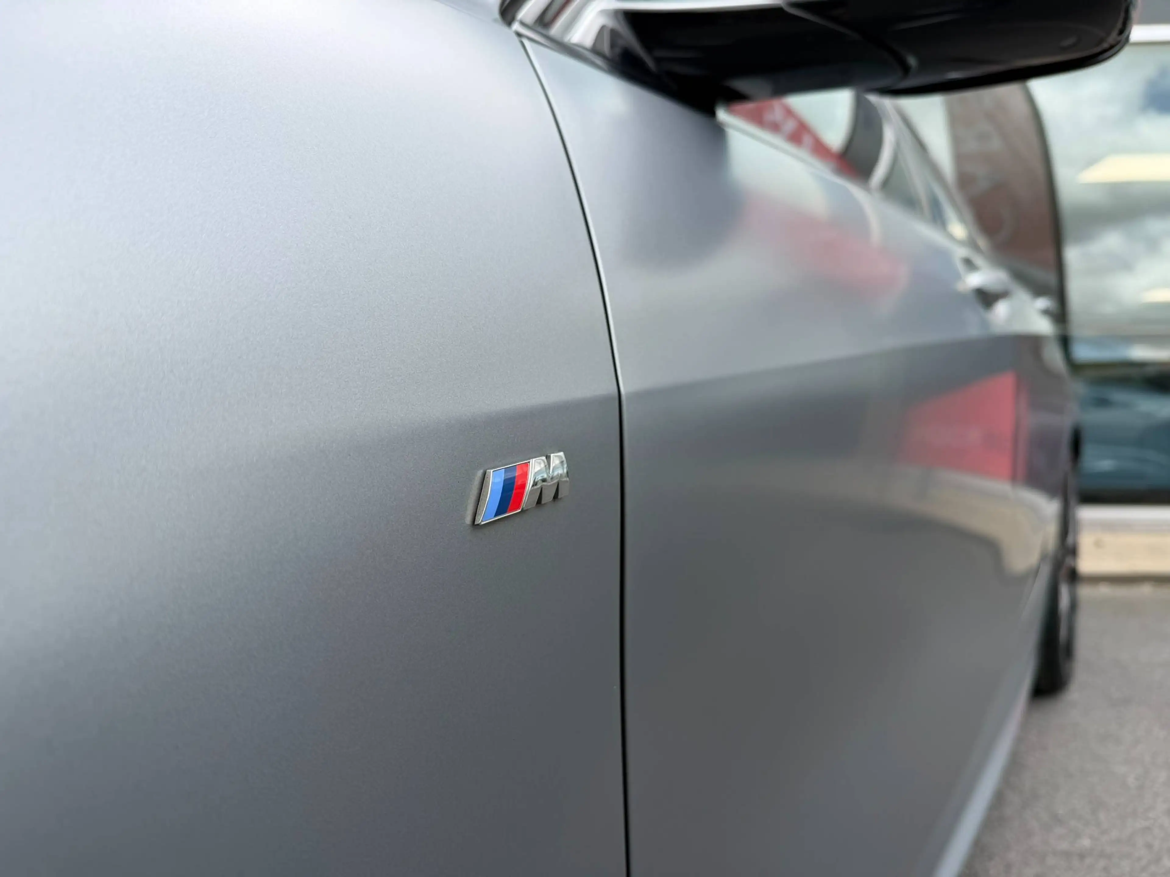 BMW 118 M PACK / MAT GRIJS / PANO / SFEERVERLICHTING / CARPLAY / ZETELVERWARMING / — photo 4