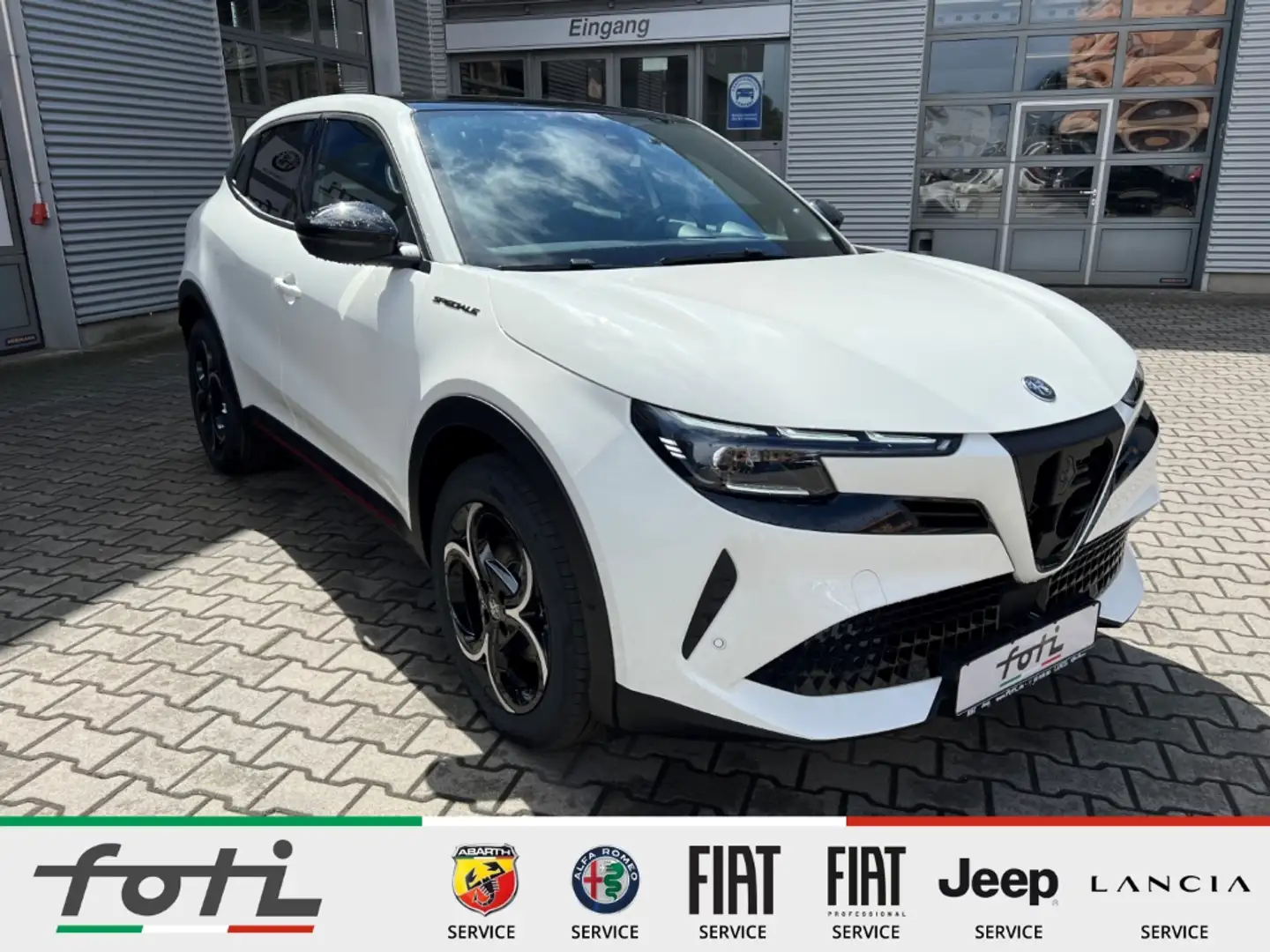Alfa Romeo Junior Ibrida 1.2 136 PS Automatik Schiebedach Weiß - 1