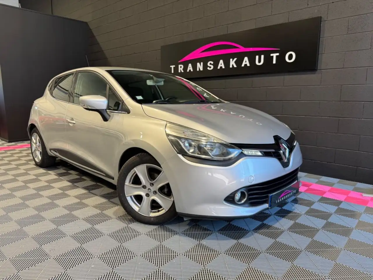 Renault Clio IV 1.5 dCi 90ch eco2 Limited / Kit distr