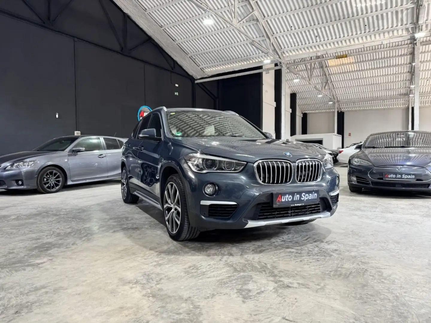 BMW X1 xDrive 20dA Bleu - 1
