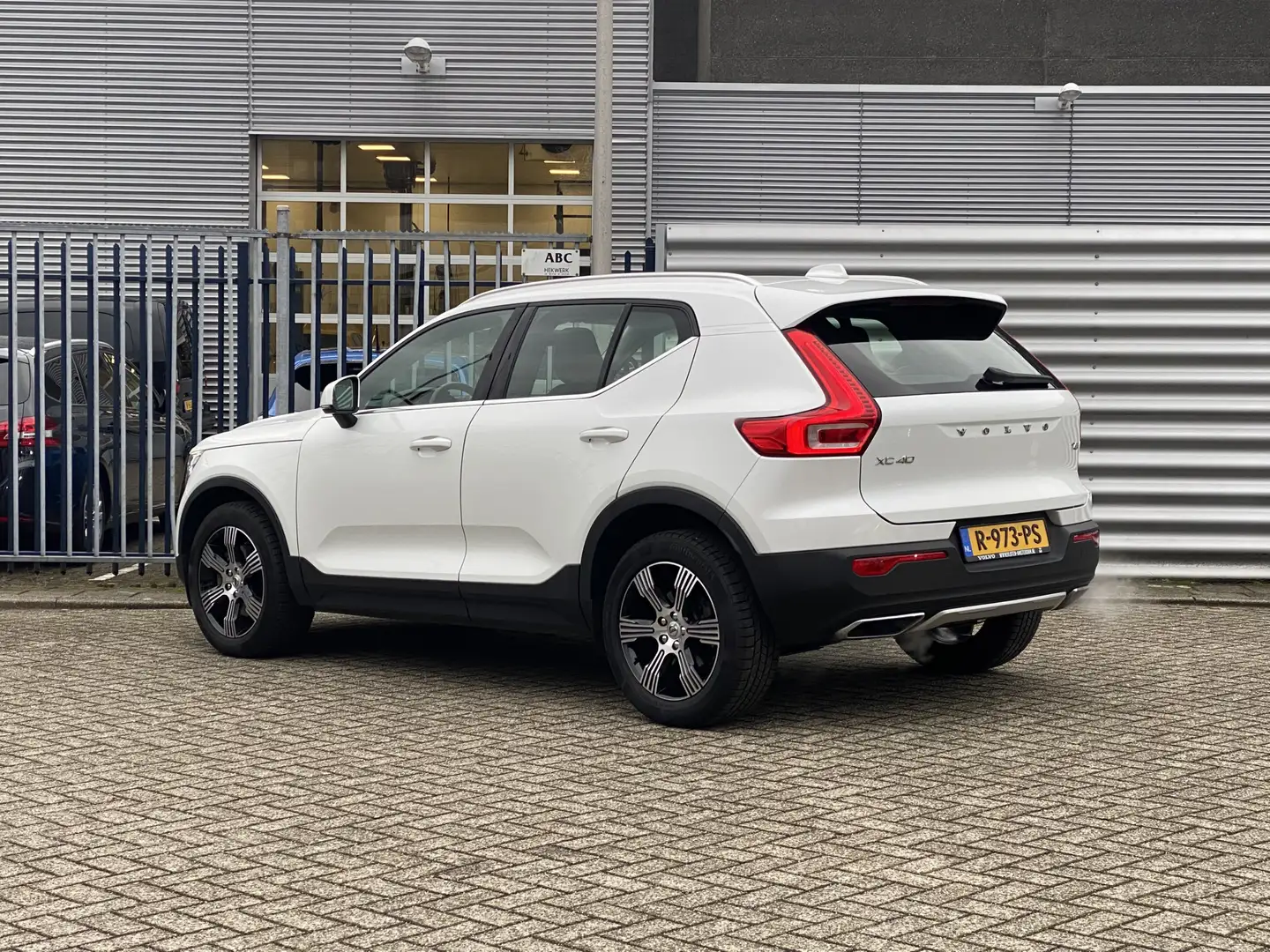 Volvo XC40 T4 Inscription | CarPlay | Camera | Rijklaarpijs | Wit - 2