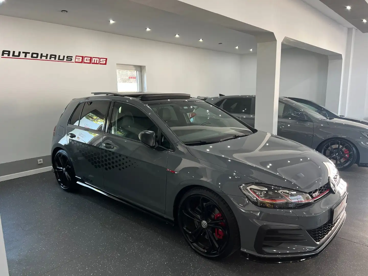 Volkswagen Golf VII Lim. GTI TCR *PANO*AKRA*REIFN*ACC*DCC* Grigio - 2