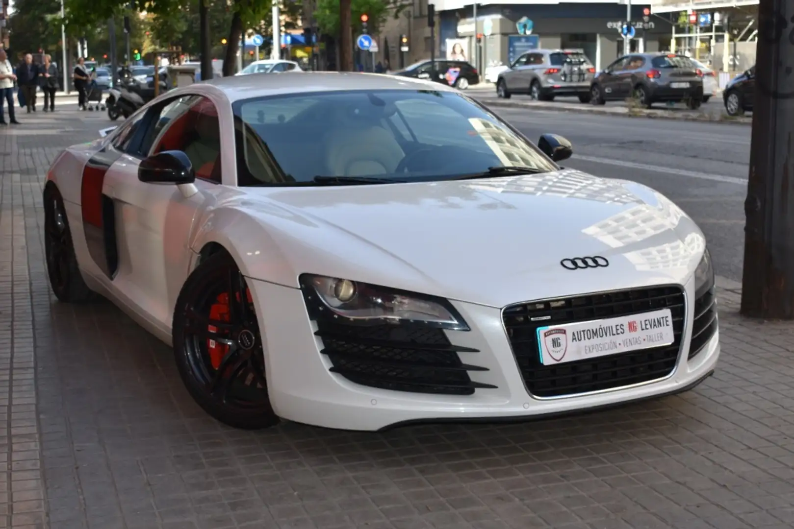 Audi R8 4.2 FSI quattro R tronic - 2