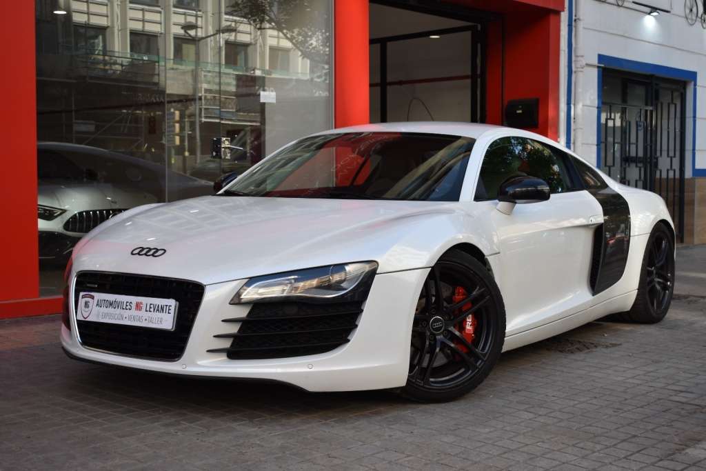 Audi R8 4.2 FSI quattro R tronic - foto 1
