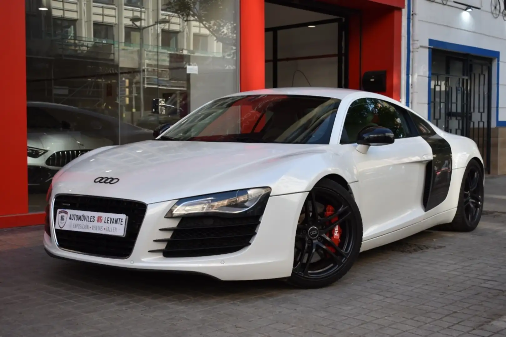 Audi R8 4.2 FSI quattro R tronic - 1