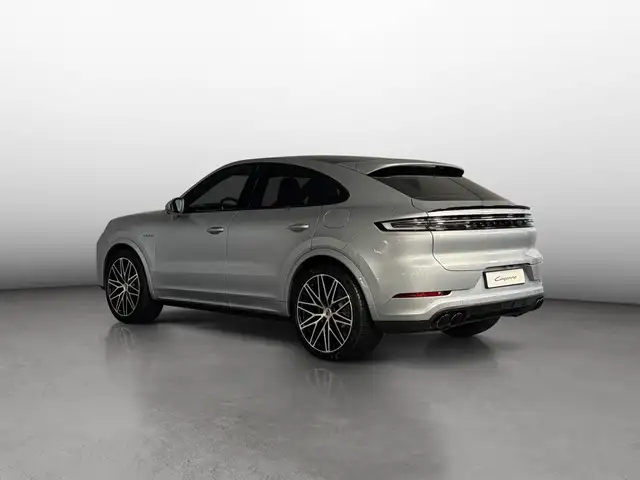 Porsche Cayenne view 3