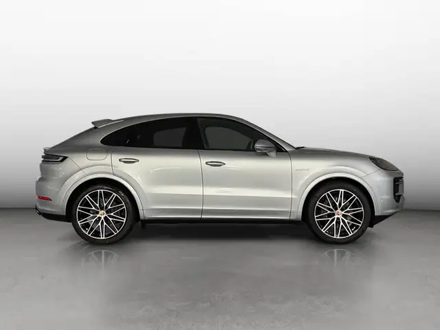 Porsche Cayenne view 6