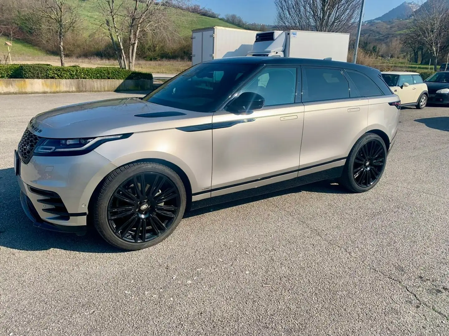 Land Rover Range Rover Velar Range R Velar 3.0d V6 R-Dynamic HSE300cv auto my20 Argento - 2