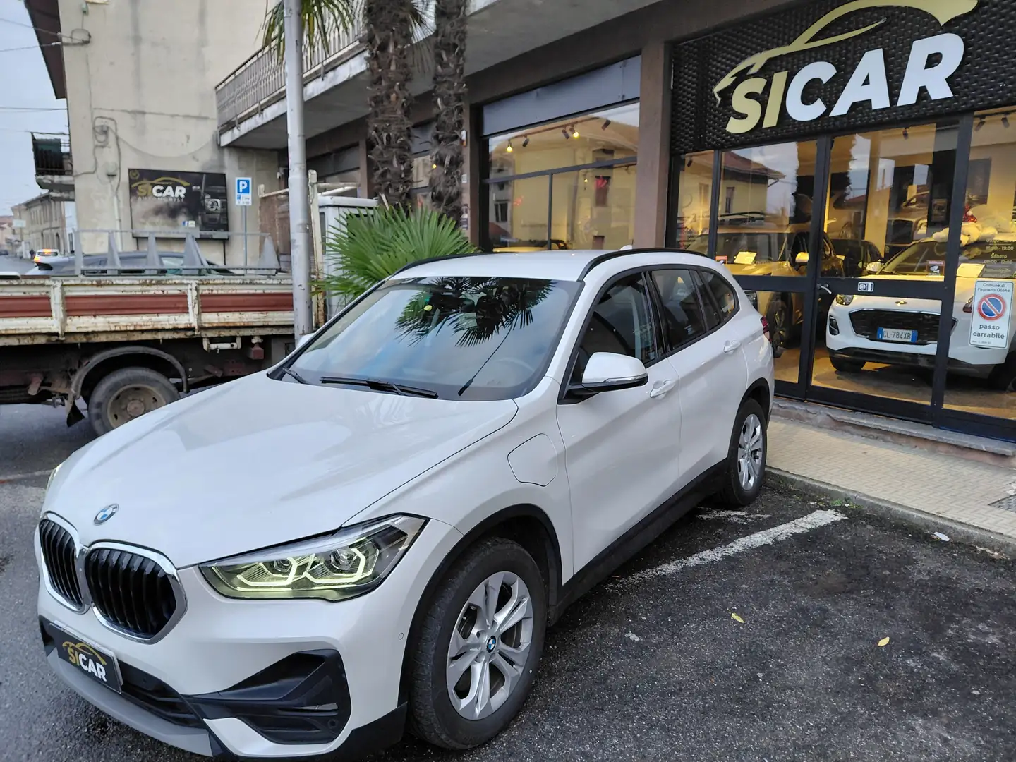 BMW X1 X1 xdrive 25e Business Advantage automatica Bianco - 2