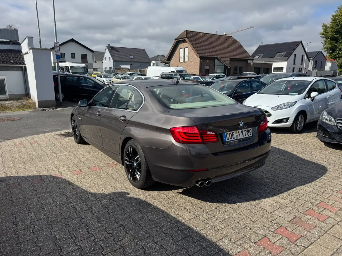 BMW 523 i Lim. Navi Leder XENON PDC vo+ht 2.HAND Brun - 2