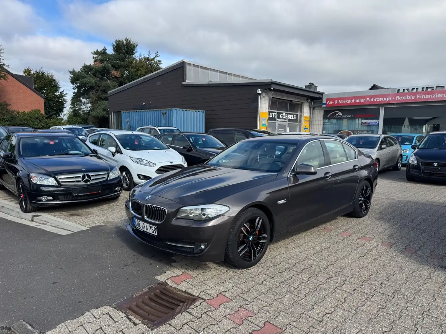 BMW 523 i Lim. Navi Leder XENON PDC vo+ht 2.HAND Brun - 1