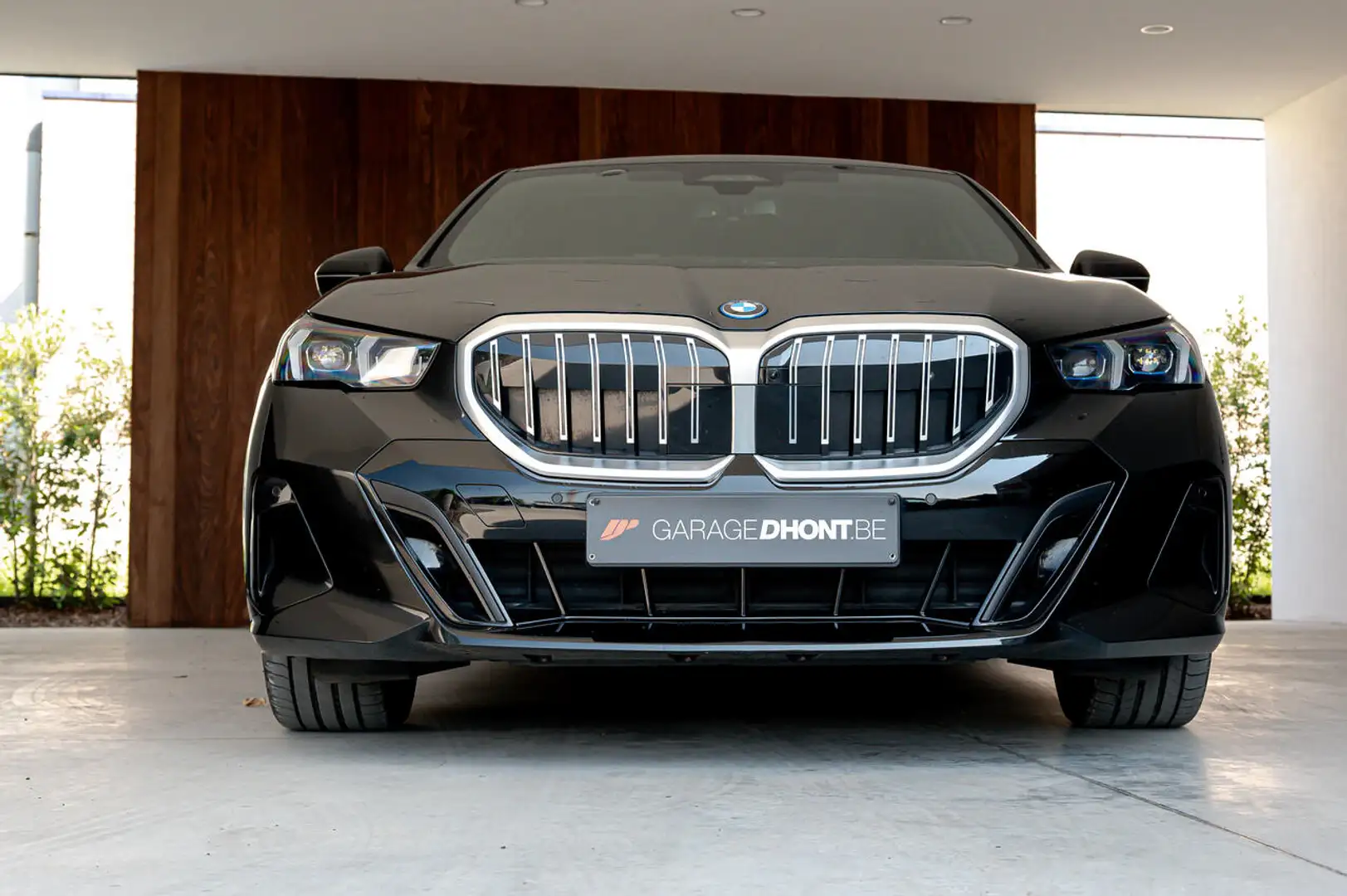 BMW 530 e M pack, Head-up, Bowers & Wilkins, 360° Noir - 2