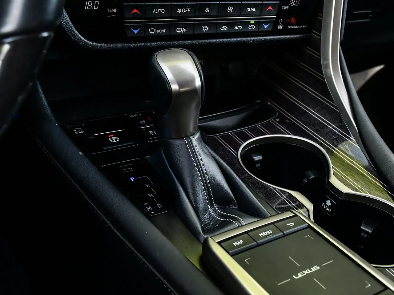 Lexus RX fotografie Lexus RX