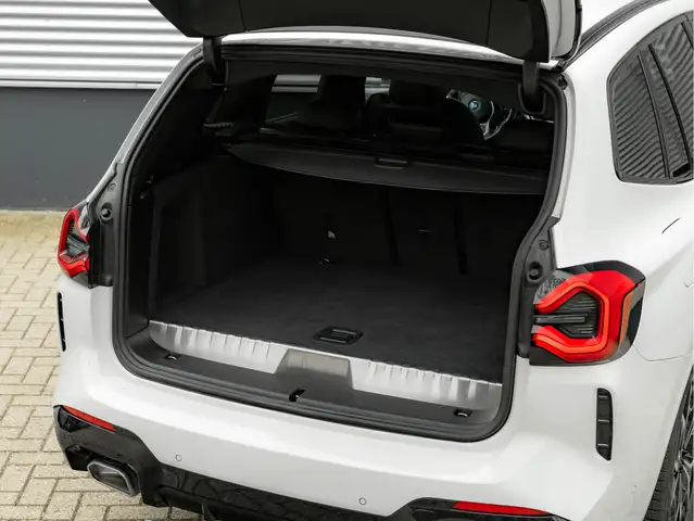 BMW X3 view 11