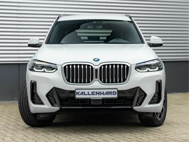 BMW X3 view 5