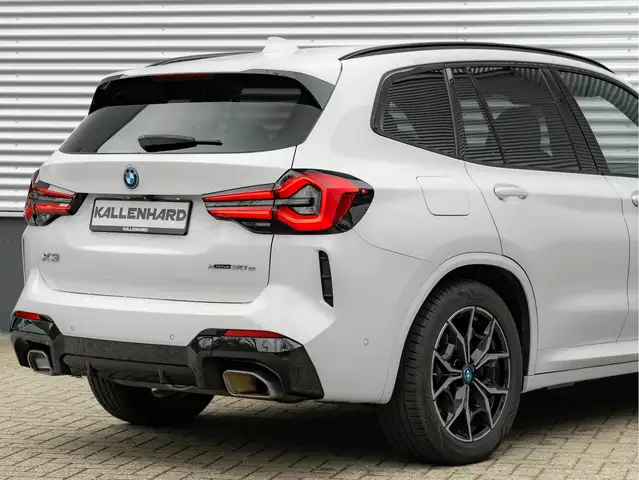 BMW X3 view 10