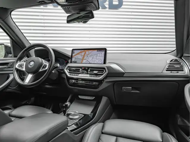 BMW X3 view 4
