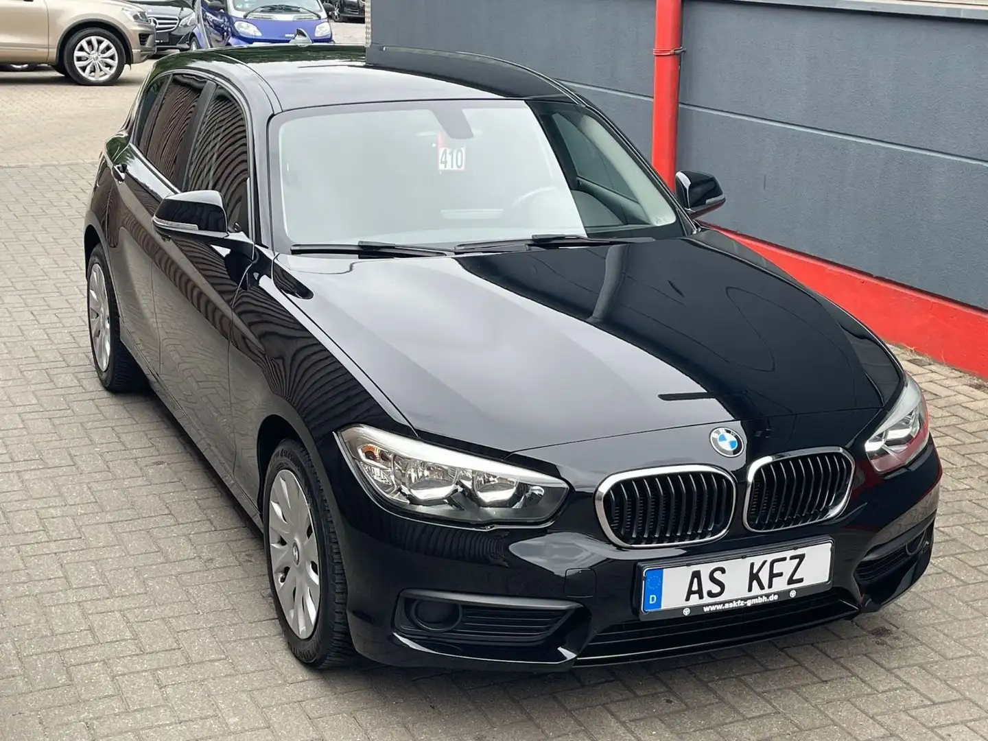 BMW 116 Baureihe 1 Lim. 5-trg. LEDER SHZ KLIMA 1HAND Zwart - 1
