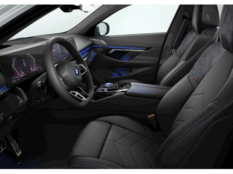 BMW 550 e Touring xDrive M-Sport Pro PANO AHK HUD — photo 4