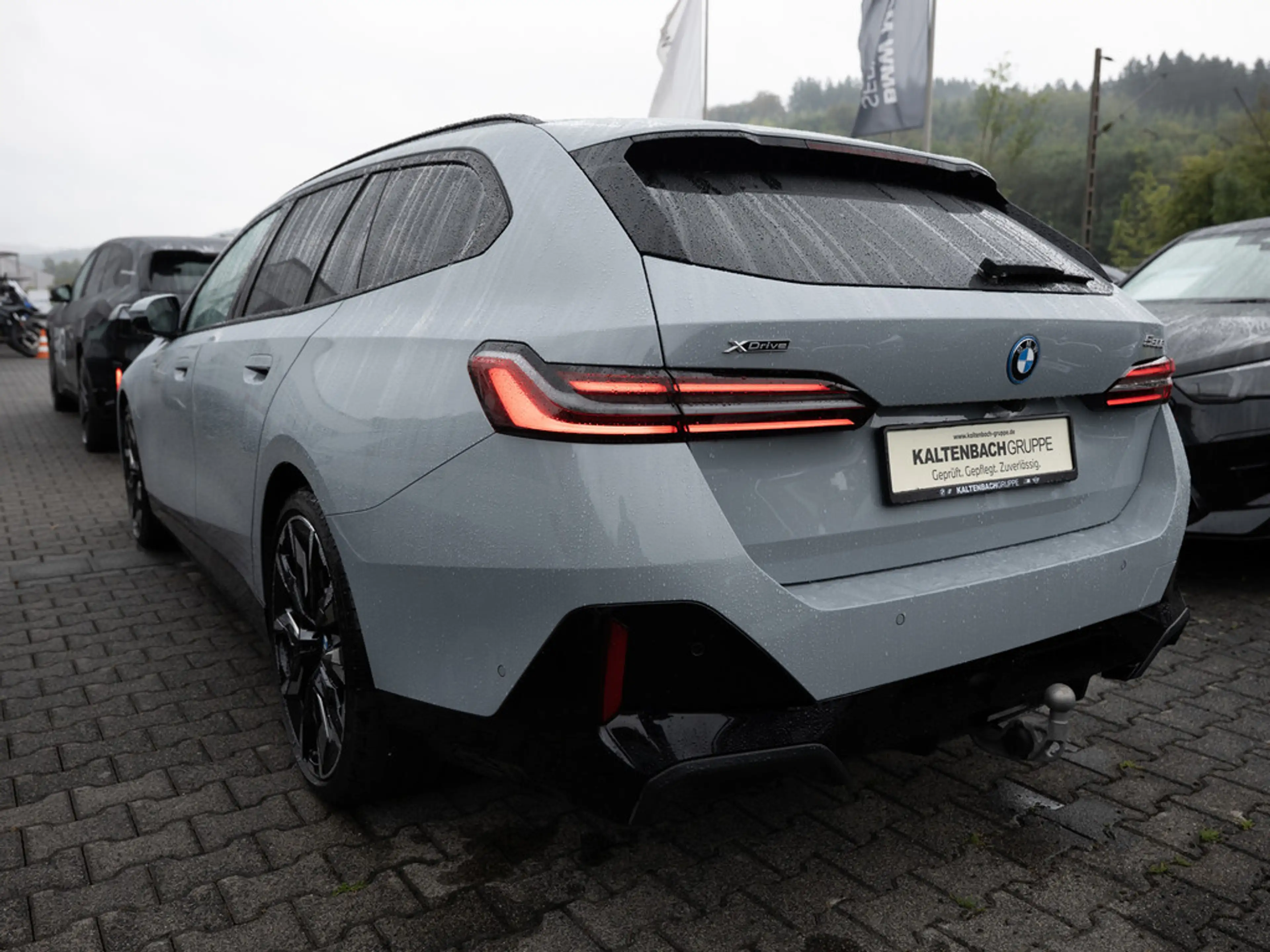 BMW 550 e Touring xDrive M-Sport Pro PANO AHK HUD — photo 5