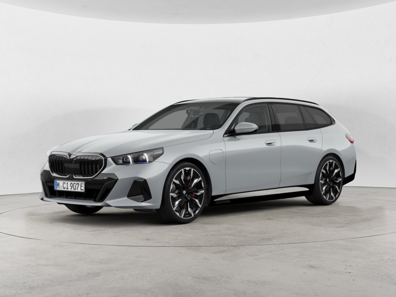 BMW 550 e Touring xDrive M-Sport Pro PANO AHK HUD — photo 2