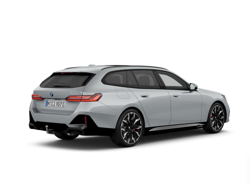 BMW 550 e Touring xDrive M-Sport Pro PANO AHK HUD — photo 3