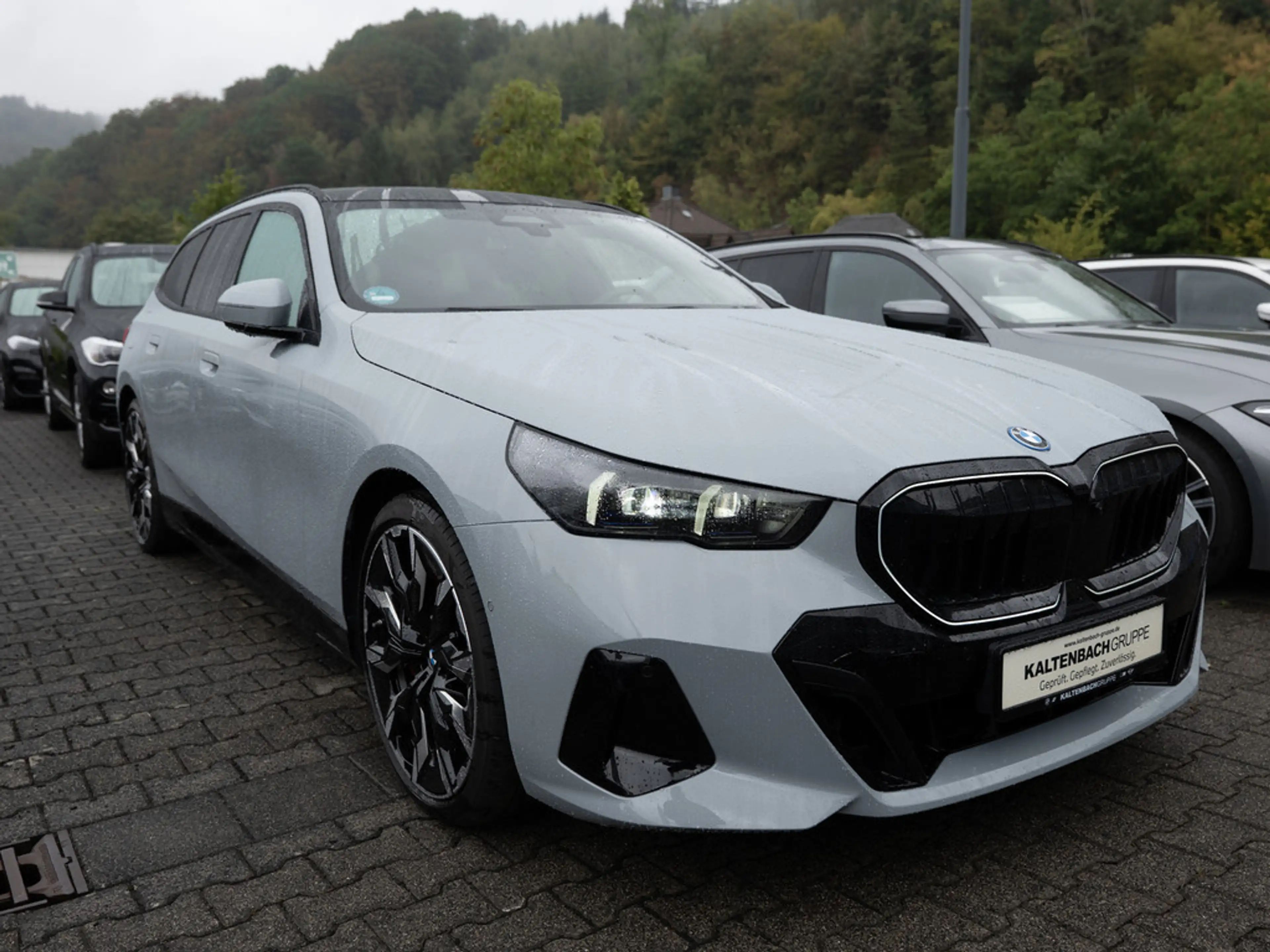 BMW 550 e Touring xDrive M-Sport Pro PANO AHK HUD — photo 4