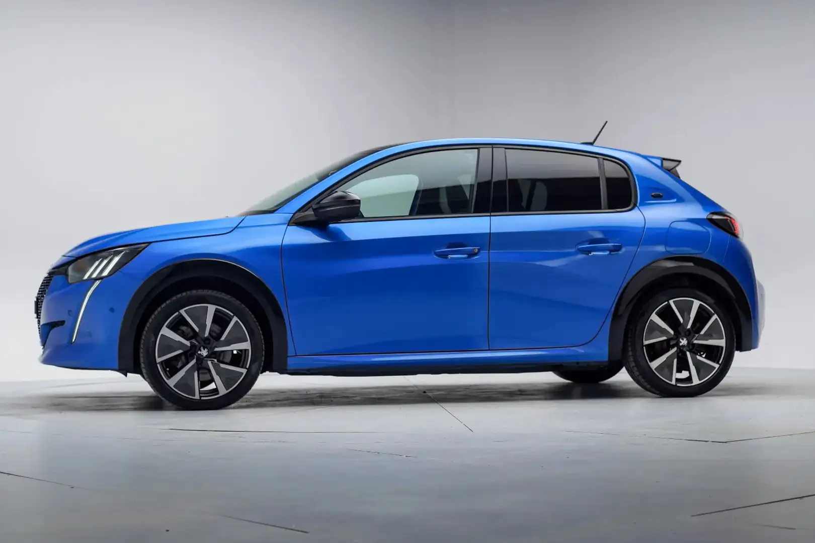 Peugeot e-208 EV GT 350 50 kWh 3 fase [ Panorama Leder/Acantara Bleu - 2