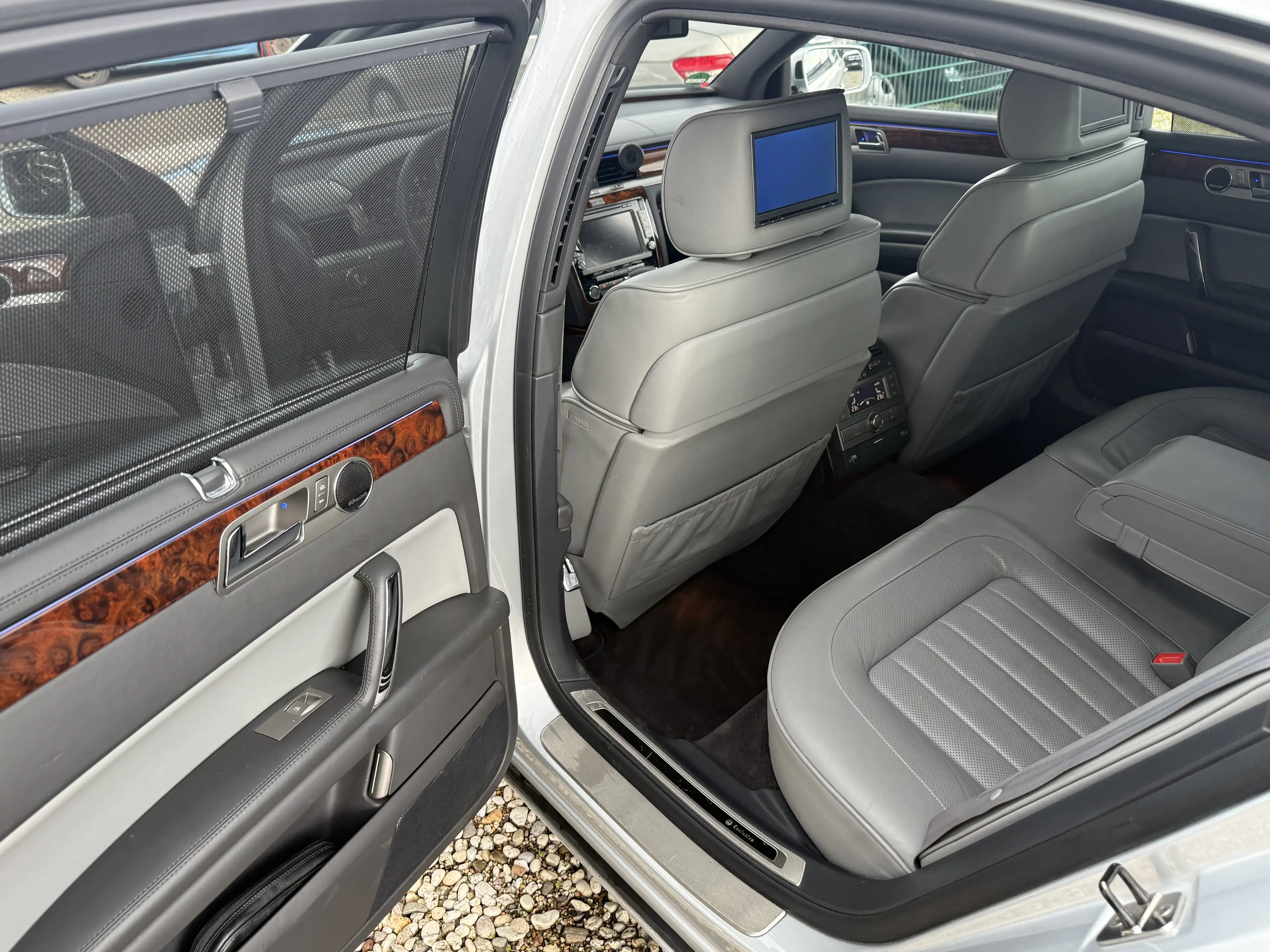 Volkswagen Phaeton V6 TDI 5-Sitzer 4Motion TOP ZUSTAND 12 MONATE GARANTIE — photo 12