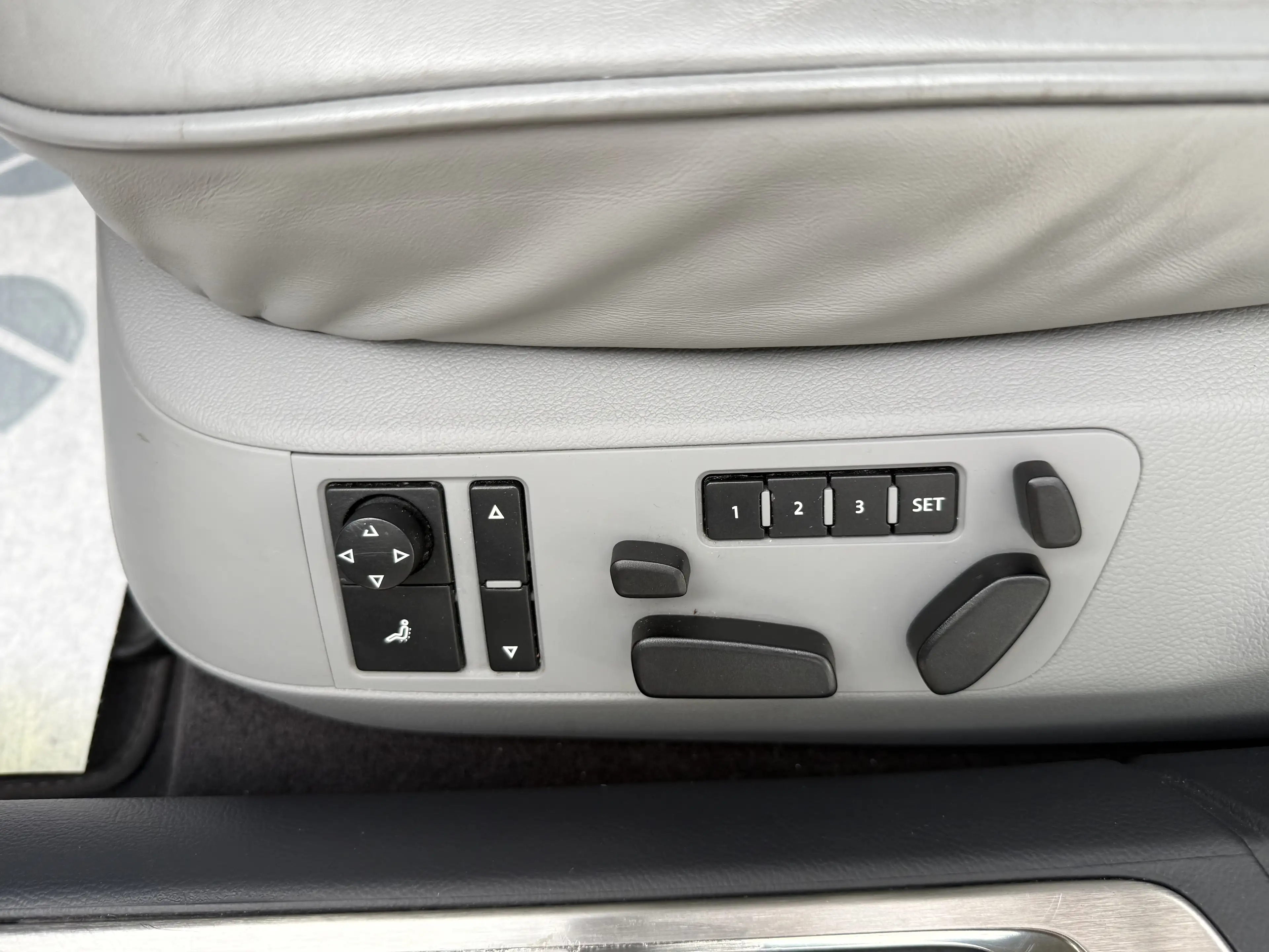 Volkswagen Phaeton V6 TDI 5-Sitzer 4Motion TOP ZUSTAND 12 MONATE GARANTIE — photo 11
