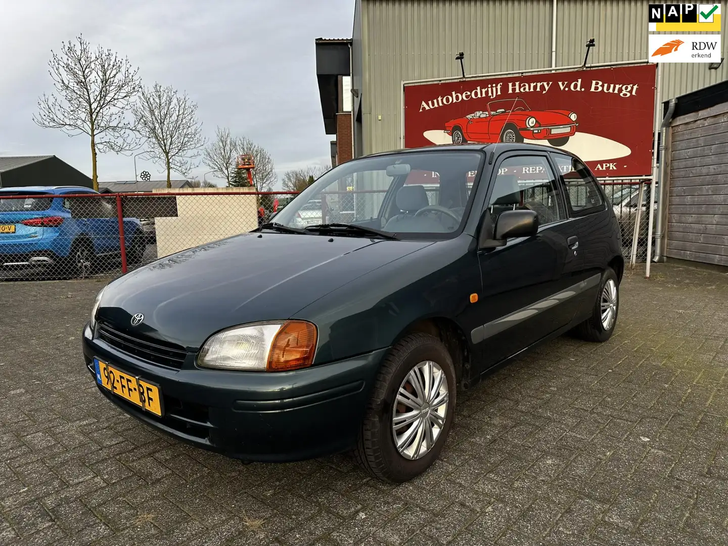 Toyota Starlet 1.3-16V Limited Edition Verde - 1
