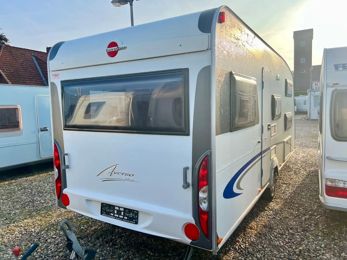 Bürstner 510 TK Averso Plus Vorzelt Etagen Hubbett Weiß - 2