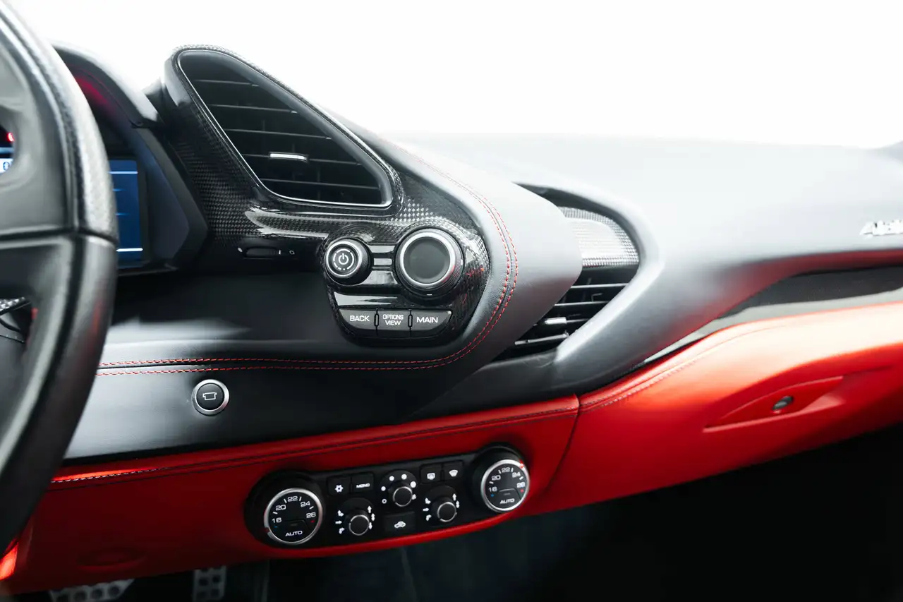 Ferrari 488 снимка Ferrari 488