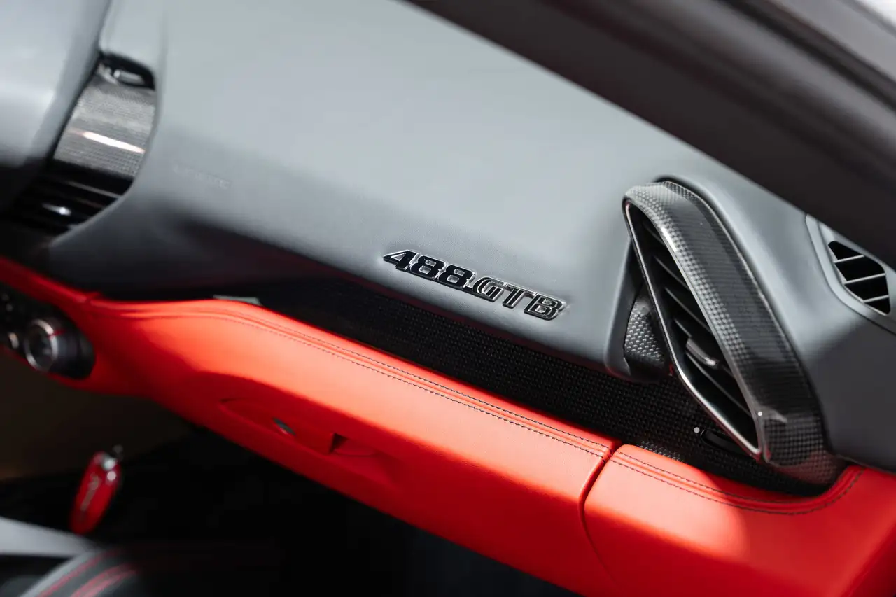 Ferrari 488 снимка Ferrari 488