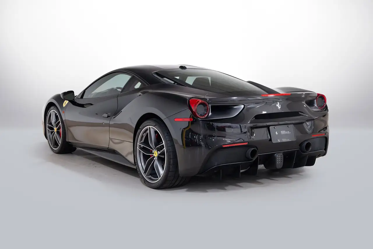 Ferrari 488 снимка Ferrari 488