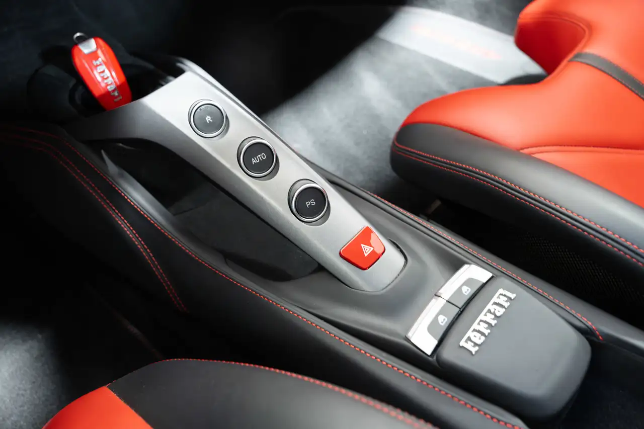 Ferrari 488 снимка Ferrari 488