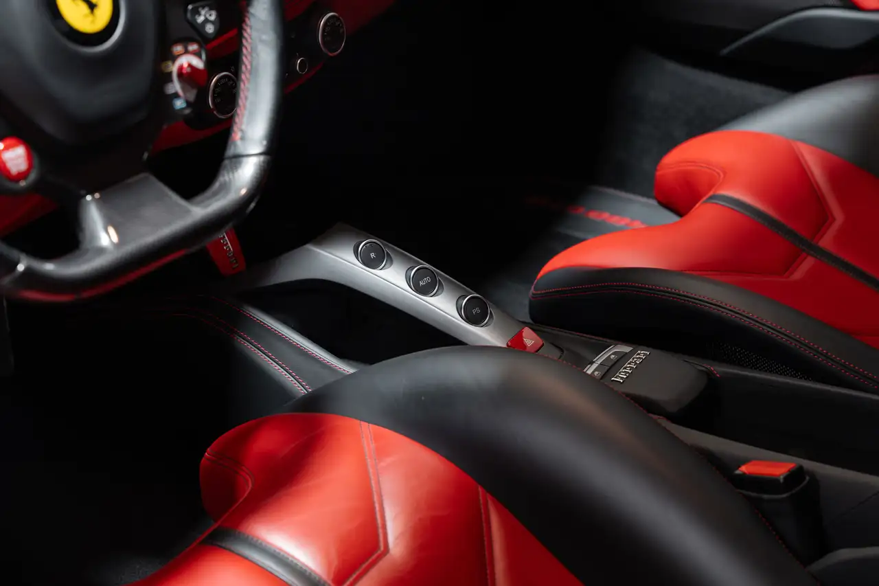 Ferrari 488 снимка Ferrari 488