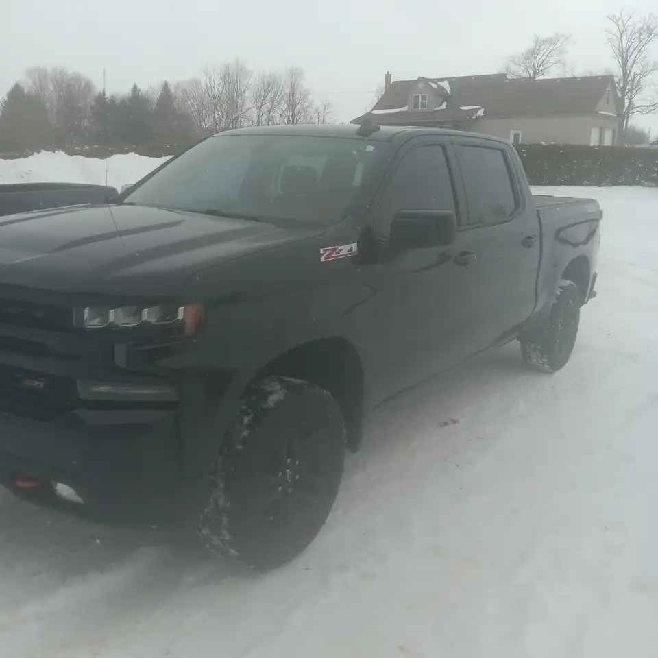 Chevrolet Silverado 1500 снимка Chevrolet Silverado 1500