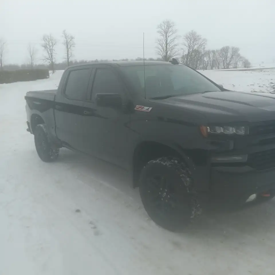 Chevrolet Silverado 1500 снимка Chevrolet Silverado 1500