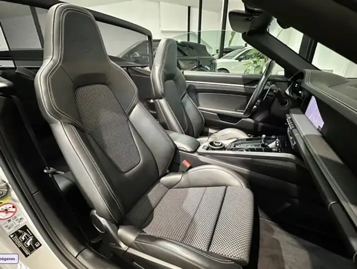 Porsche Carrera 4 GTS Cabriolet 2020, foto 21