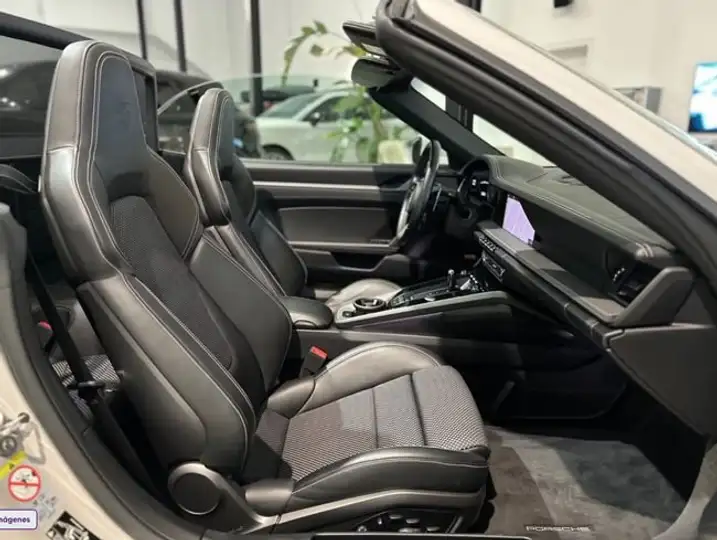 Porsche Carrera 4 GTS Cabriolet 2020, foto 22