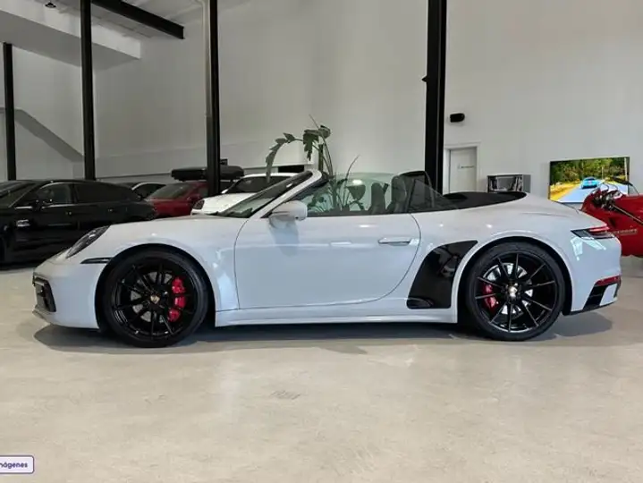 Porsche Carrera 4 GTS Cabriolet 2020, foto 12